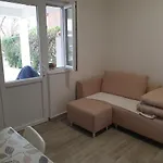 Centar شقة مورتير