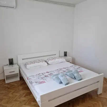 Centar Lägenhet *